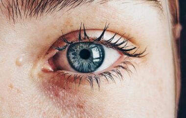 beautiful blue eyes close up dhyamis kleber